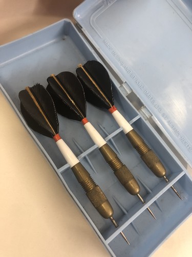 Kwiz vintage darts set - kwiz,