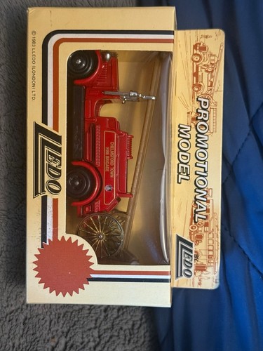 Lledo 1934 dennis fire engine - lledo,