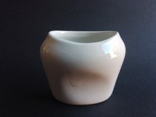 VINTAGE WHITE CERAMIC/POTTERY EYE BATH