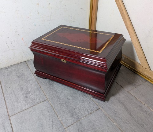 Vintage wood cigar humidor - vintage,