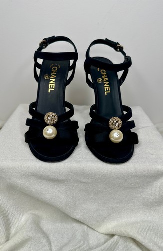 Chanel black satin pearl - black,
