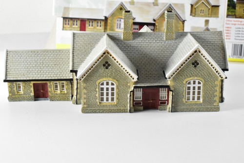 Minty looks unused - minty, hornby