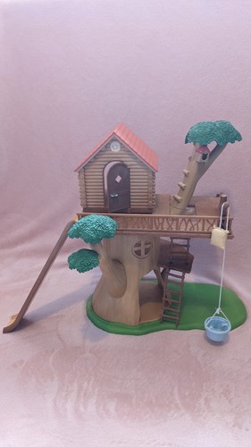 Sylvanian families treehouse - families,