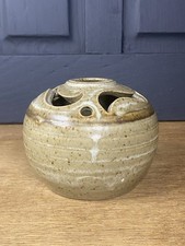 Cooper Pottery potpourri, Bud