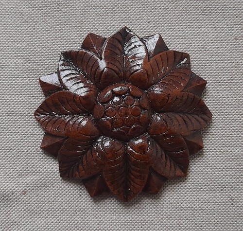 7.7cm antique resin carved