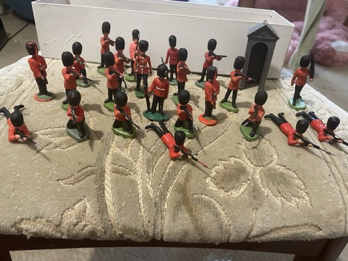 Lot vintage britains - of,