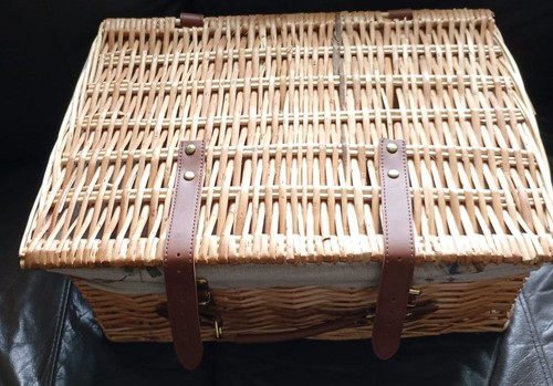 Vintage style wicker - vintage, picnic