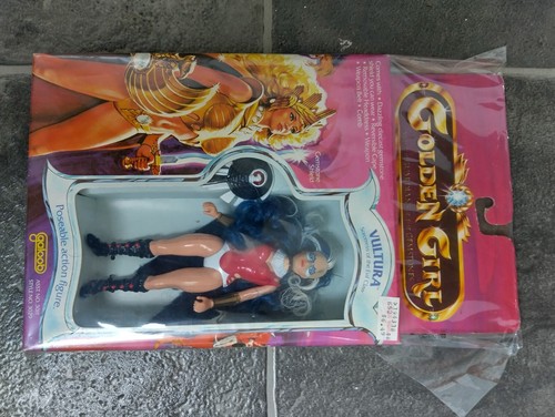 Galoob golden girl - golden,