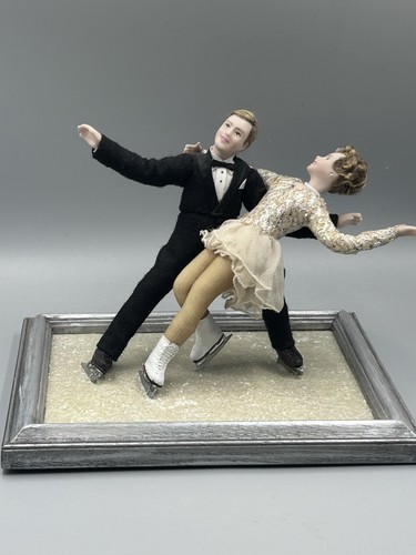 Dolls house miniature 12 - dolls, 1/12