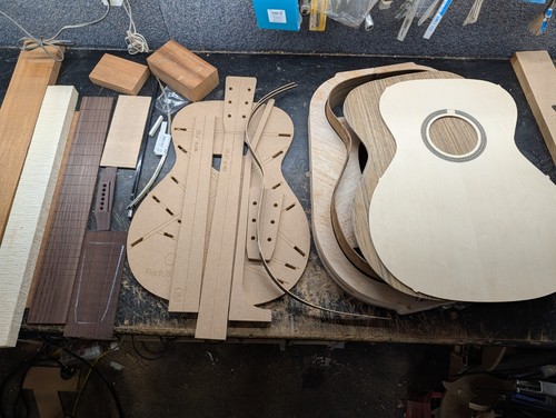 Guitar kit tonewood - om,