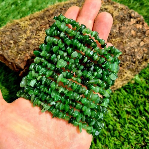 Vibrant green nephrite - vibrant, jade