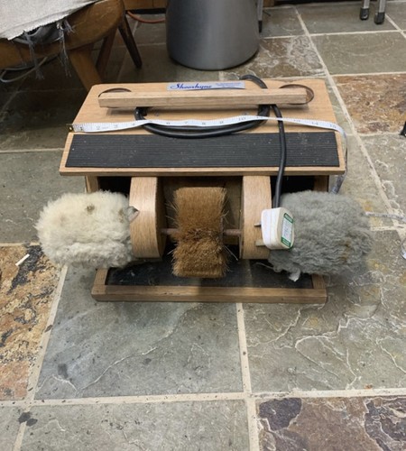 Hotel shoe shine - hotel,