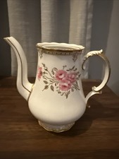 Royal Pinxton Roses by ROYAL
