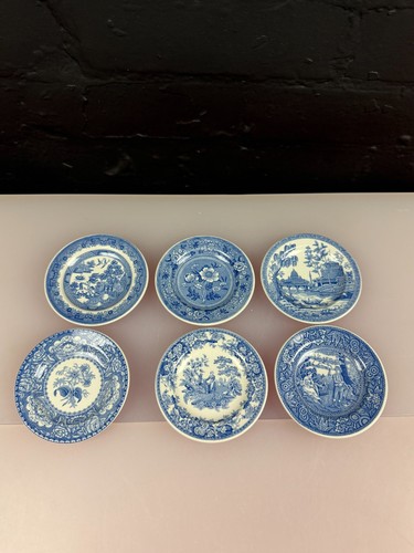 The spode blue - blue, room