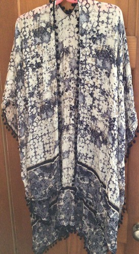 Lola rose shawl with tassles - lola,