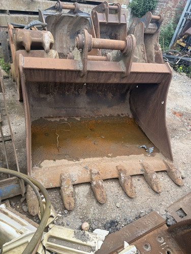 5ft digging bucket - 80mm, pins