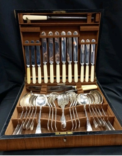 Silver plate wooden canteen - plate,
