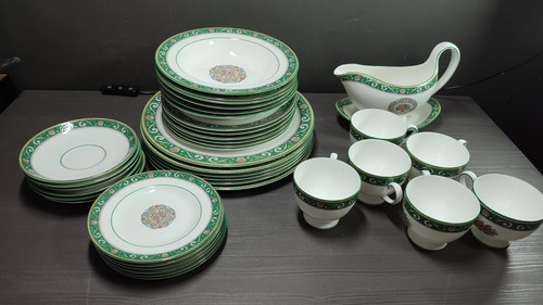 Large wedgwood runnymede - large,
