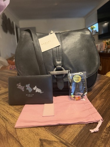 Authentic pre loved - loved, large