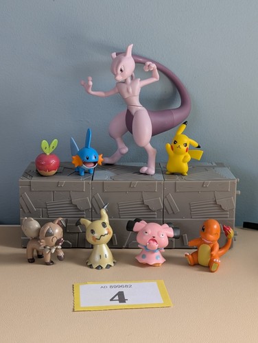 Pokémon figure bundle - pokémon,