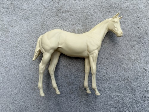 Model horse resin unpainted - model,