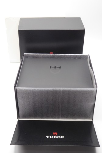 Tudor black bay box - black, watch