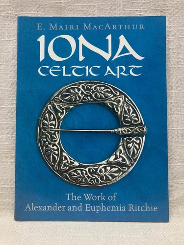 Iona celtic art - iona, art: