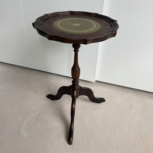 Vingage wine side table - wine,