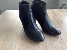Women’s Russell And Bromley