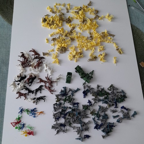 250 pieces misc - misc, molded