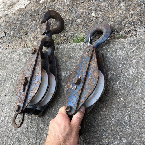 Double and single pulley - double,