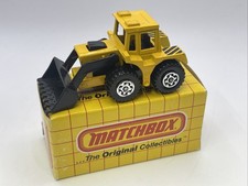 MATCHBOX SUPERFAST 1-75 MB29 SHOVEL NOSE TRACTOR MINT RARE IN USA CARD 80'S BOX