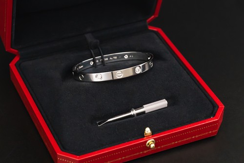 Cartier love bracelet classic - bracelet,