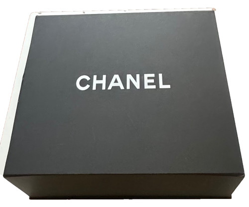 Chanel box with - magnetic, lid