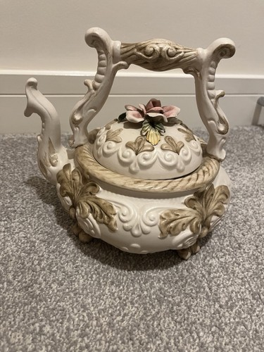 Vintage capodimonte embossed - vintage,