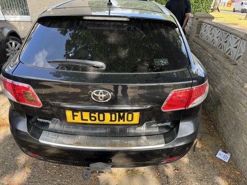 Breaking toyota avensis 2 - toyota,