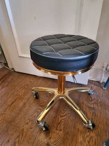 Black beauty salon stool - black,