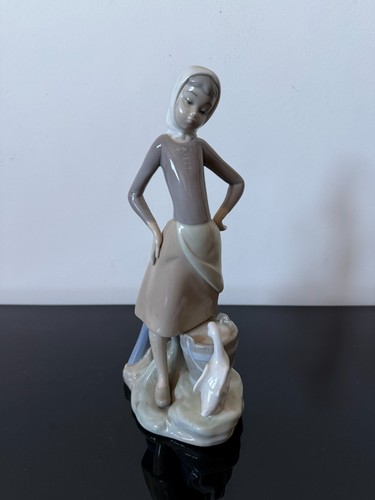 Lladro figurine girl - girl, duck