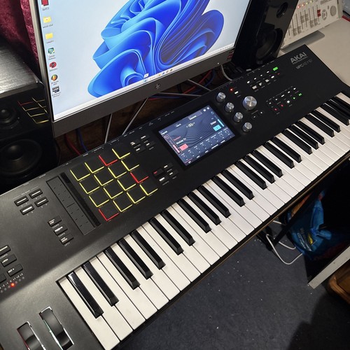 Mpc key synthesiser sampler - mpc, synthesiser/sampler