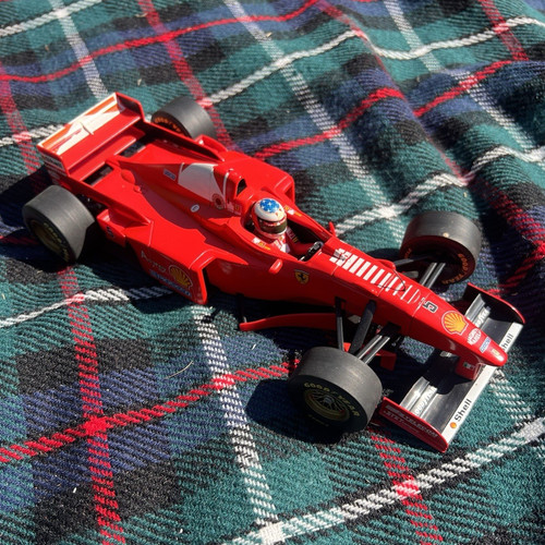 Hot wheels ferrari 18 - hot,