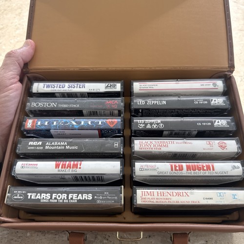 Lot vintage cassette tapes - 12,