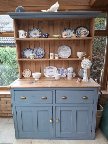 Vintage pine dresser with - pine,