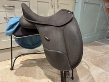 17” (43cm) Wintec Isabell Werth dressage saddle in brown adjustable N-XW 