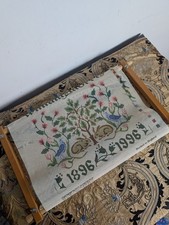 Wooden Tapestry Frame For Craft Use Roll Adjustable with Williams Morris 