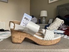 * BNWT * LIGHTWEIGHT WHITE