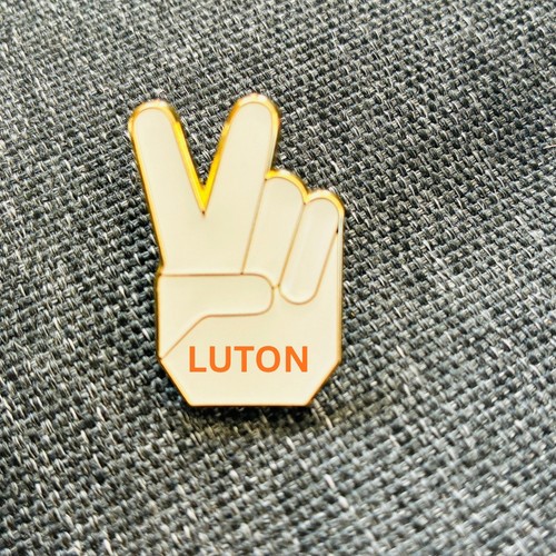 Luton town sign metal - sign, pin