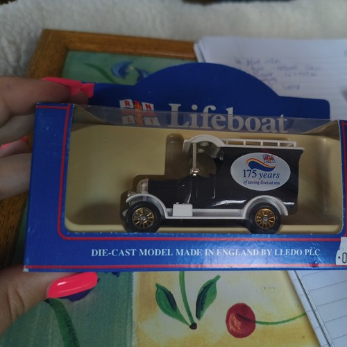 Lledo die cast model - lledo,