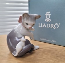 BNIB No. 5236 LLADRO Porcelain