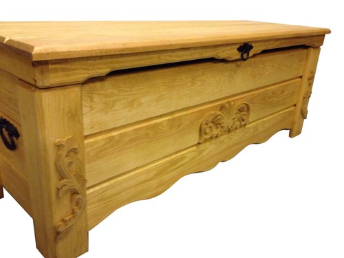 Wooden vintage blanket trunk - wooden,