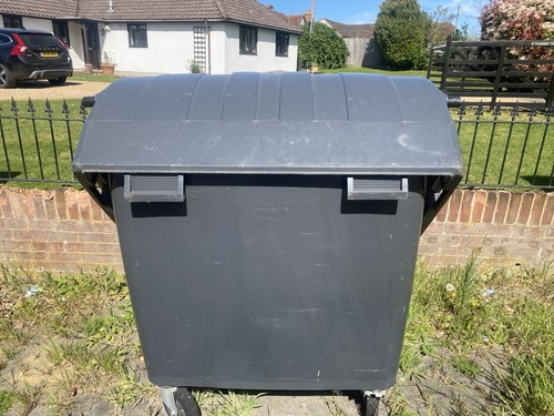 1100 litre roll top - , wheelie